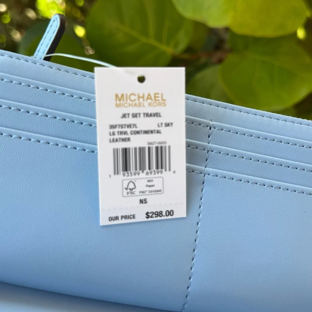 Michael Kors Jet Set Travel LG Continental Wallet Light Sky - Picture 10 of 10